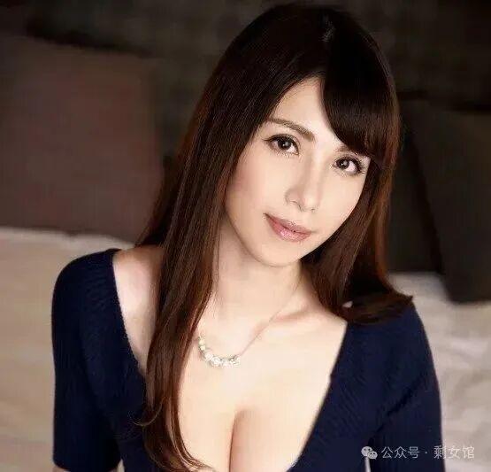 摆摊后，全城大哥都来给我打下手